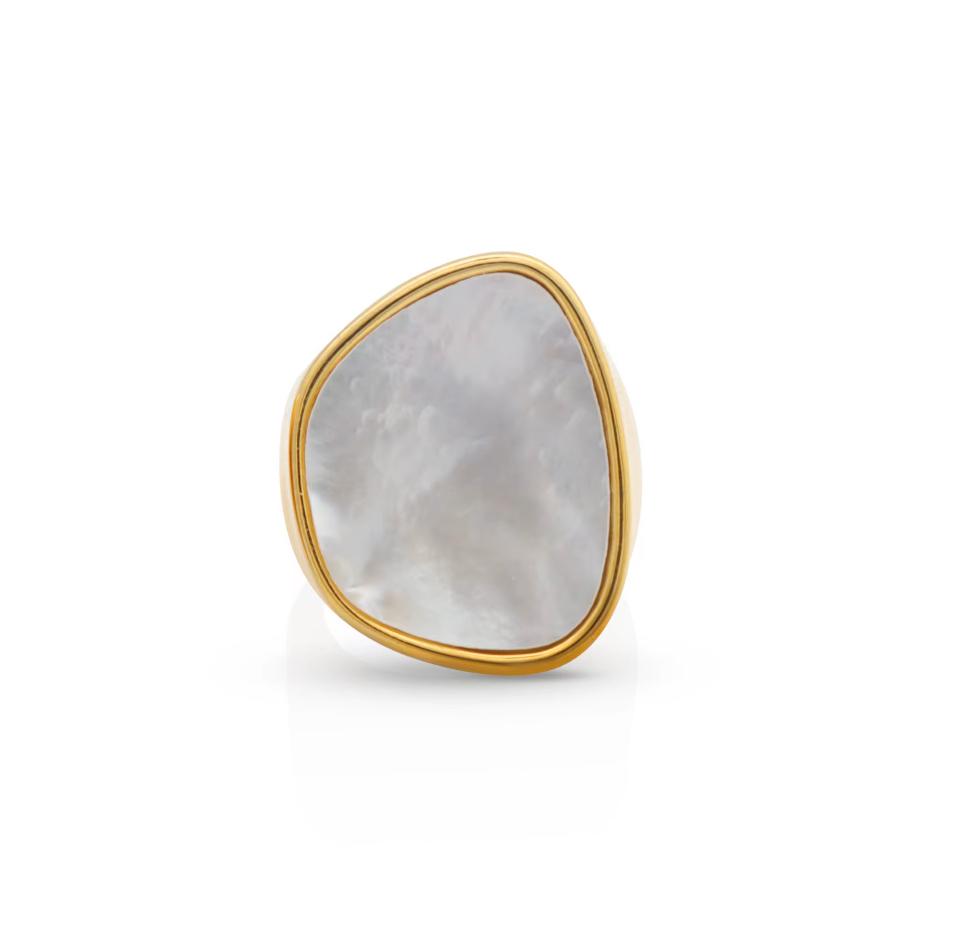 The White Stone Gold Ring