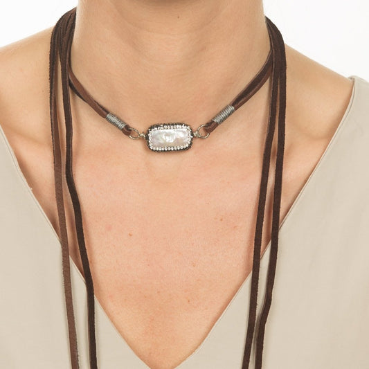 The Victoria Necklace in Pearlescent