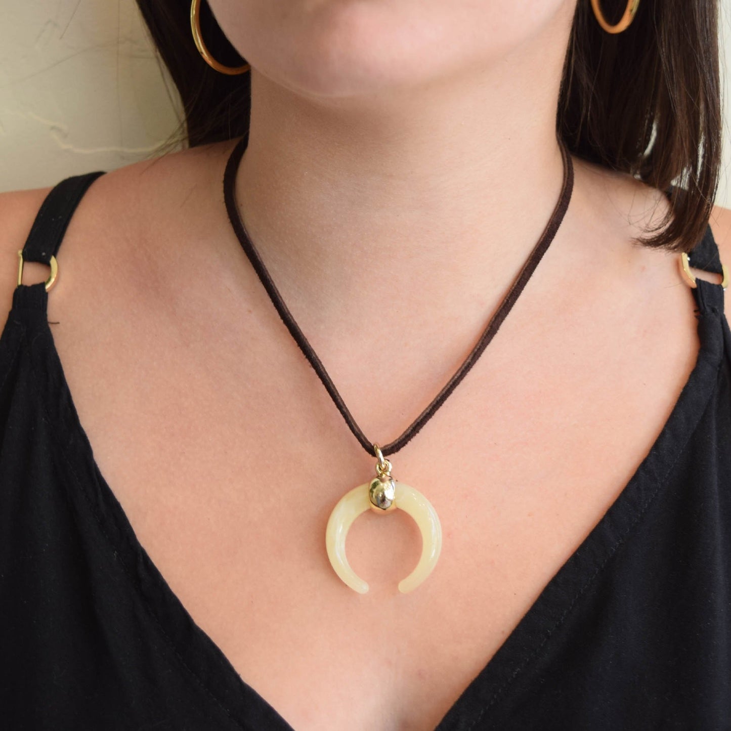 The Victoria Necklace in Horn