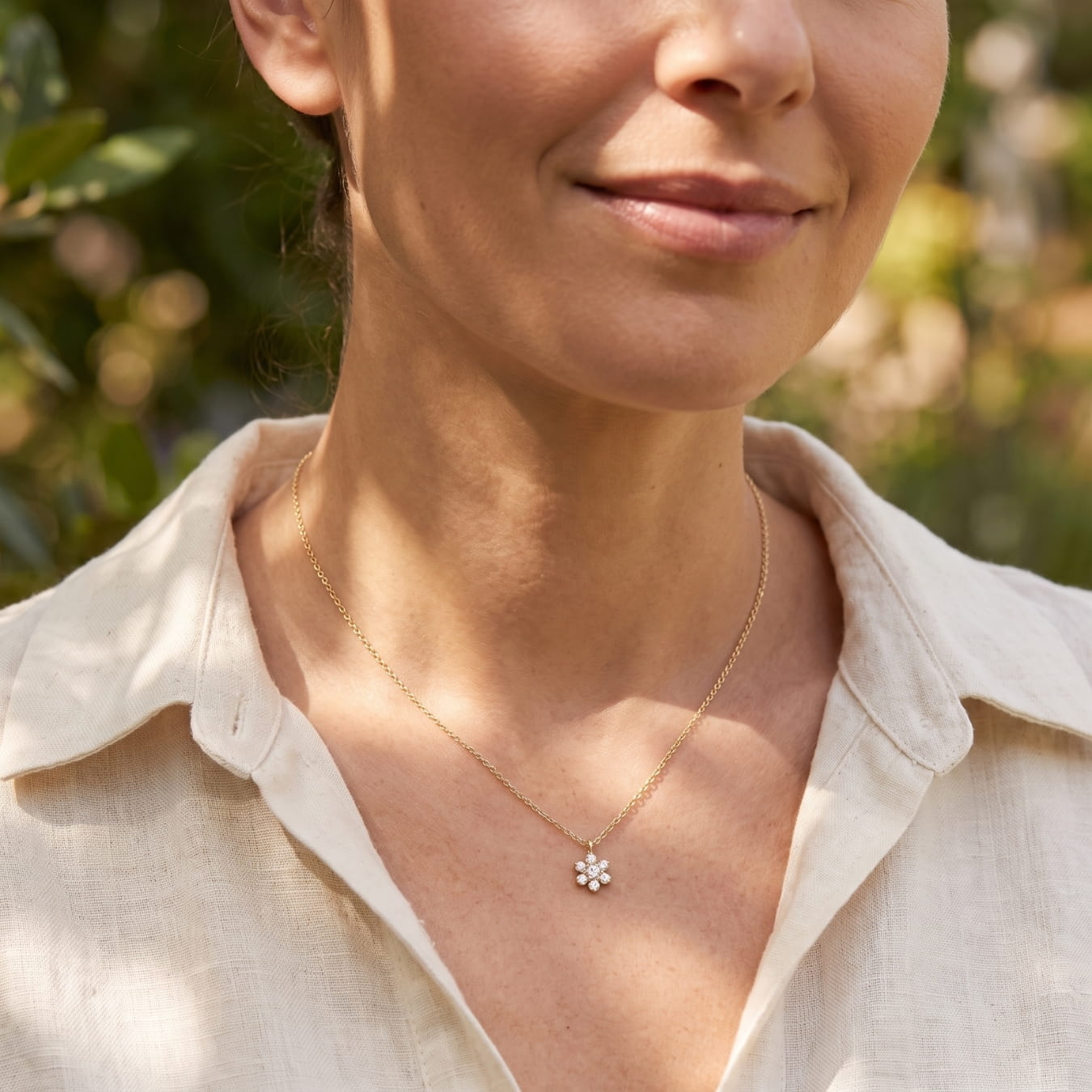 14K Diamond Dainty Daisy Gold Necklace