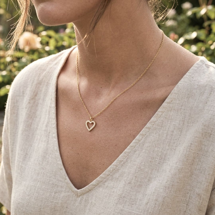 Dainty Silhouette Heart Necklace