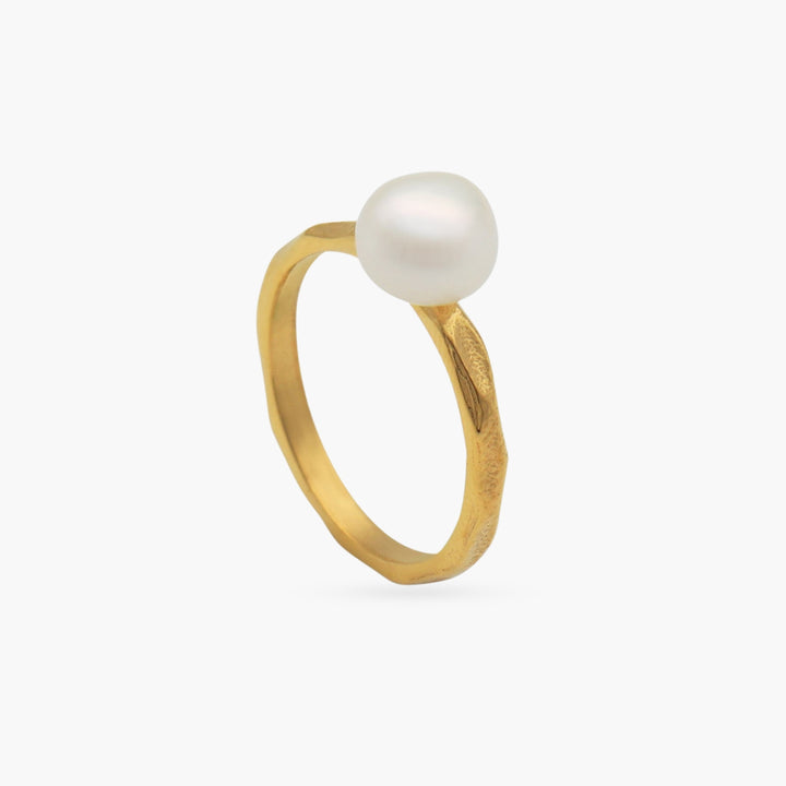 The Single Pearl Ring