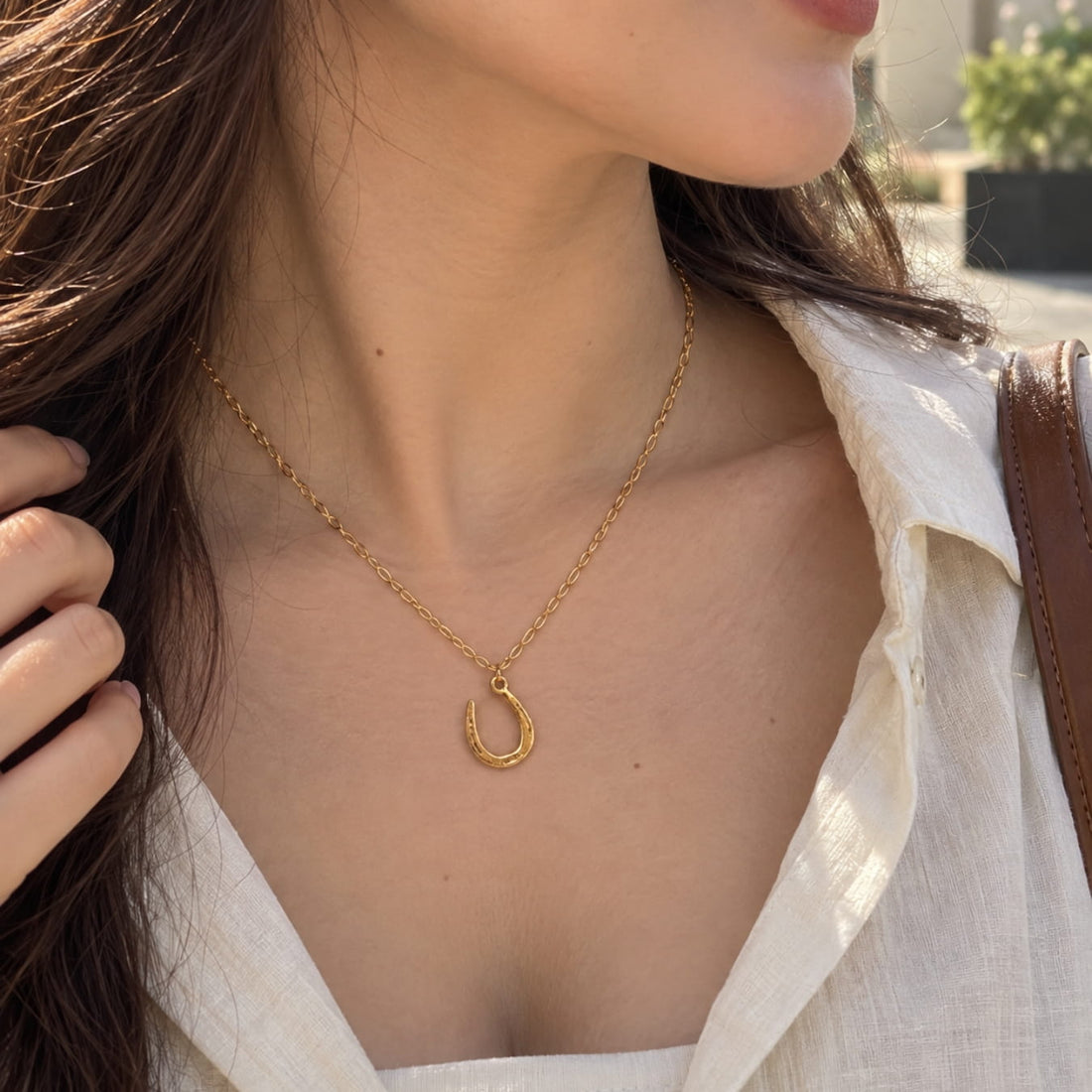 The Horseshoe Necklace