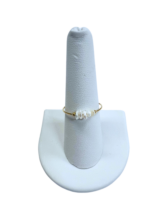 The Dainty Circle Ring With Pearls