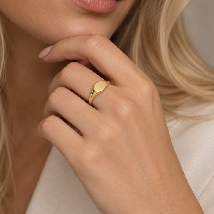 The Round Gold Ring