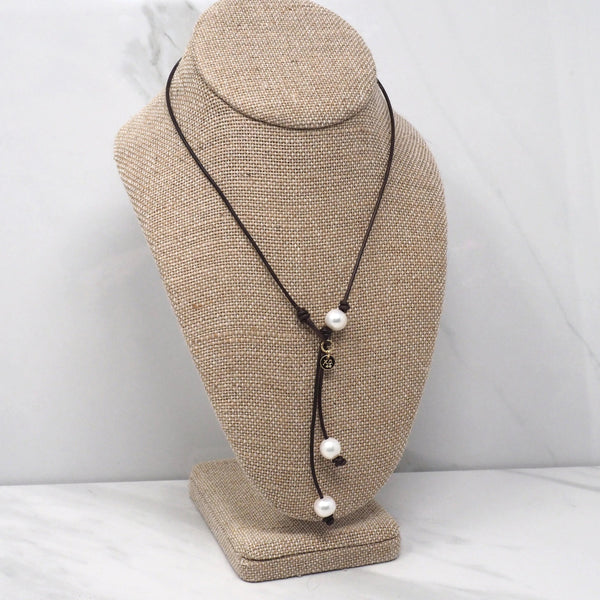 The Victoria Necklace in Pearl and Leather
