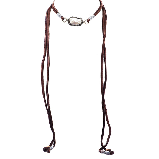 The Victoria Necklace in Pearlescent