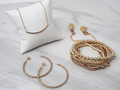 The Subtle Smile Necklace