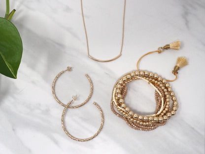 The Subtle Smile Necklace