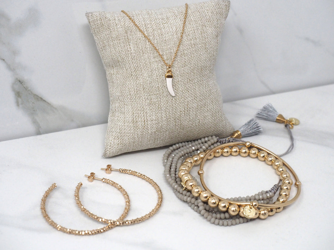 White Horn Necklace